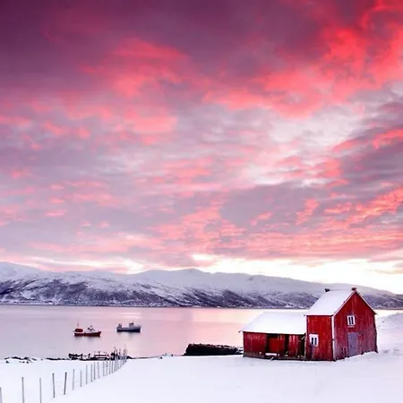 Serviced - Kvaloyvagen Gard Ferienhaus Kvaloya